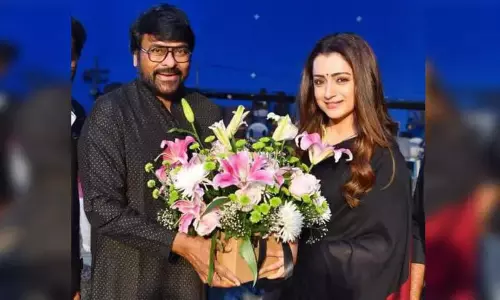 2 வேடங்களில் திரிஷா - ஆர்வத்தை தூண்டிய விஸ்வம்பரா