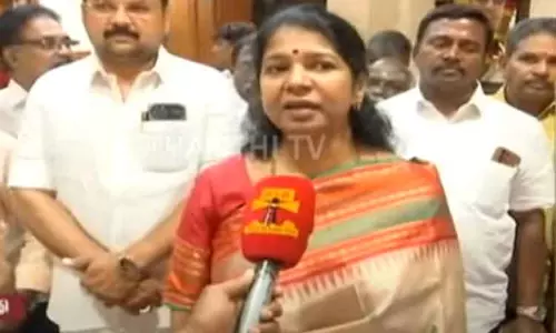 மாநில சுயாட்சியை பாதுகாக்கும் வகையில் தேர்தல் அறிக்கை தயாரிக்கப்பட்டுள்ளது - கனிமொழி எம்.பி. மாநில சுயாட்சியை பாதுகாக்கும் வகையில் தேர்தல் அறிக்கை தயாரிக்கப்பட்டுள்ளது - கனிமொழி எம்.பி.