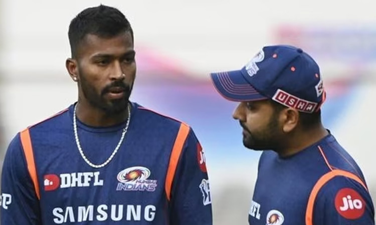 ரோகித்தை கட்டி அணைத்த மும்பை அணியின் கேப்டன் ஹர்திக்...முடிவுக்கு வந்த சர்ச்சை