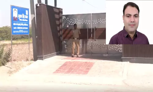 ஆம் ஆத்மி கட்சி எம்.எல்.ஏ. குலாப் சிங் யாதவ் வீட்டில் வருமான வரித்துறையினர் சோதனை ஆம் ஆத்மி கட்சி எம்.எல்.ஏ. குலாப் சிங் யாதவ் வீட்டில் வருமான வரித்துறையினர் சோதனை