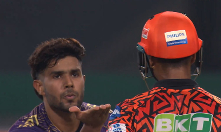 விக்கெட் வீழ்த்தியதை கொண்டாடிய பவுலர்... அபராதம் விதித்த ஐ.பி.எல். நிர்வாகம்... காரணம் என்ன?