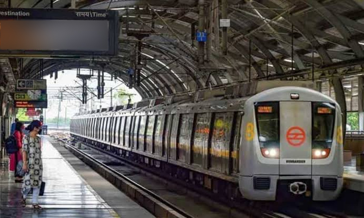 பிரதமர் இல்ல முற்றுகை போராட்டம் எதிரொலி; டெல்லி மெட்ரோ புது அறிவிப்பு