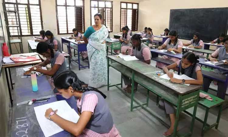 ஆங்கிலத்தில் 582 பேர் 'ஆப்சென்ட்'