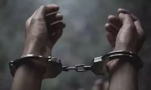 மும்பை அருகே ரூ.23 லட்சம் பணத்திற்காக சிறுவன் கடத்தி கொலை - டெய்லர் கைது