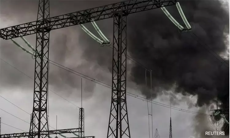 ரஷியா சரமாரி தாக்குதல்: உக்ரைனில் மின் தட்டுப்பாடு ஏற்படும் அபாயம் ரஷியா சரமாரி தாக்குதல்: உக்ரைனில் மின் தட்டுப்பாடு ஏற்படும் அபாயம்