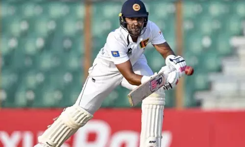 வங்காளதேச அணிக்கு எதிரான டெஸ்ட்: இலங்கை முதல் இன்னிங்சில் 531 ரன்கள் குவிப்பு வங்காளதேச அணிக்கு எதிரான டெஸ்ட்: இலங்கை முதல் இன்னிங்சில் 531 ரன்கள் குவிப்பு