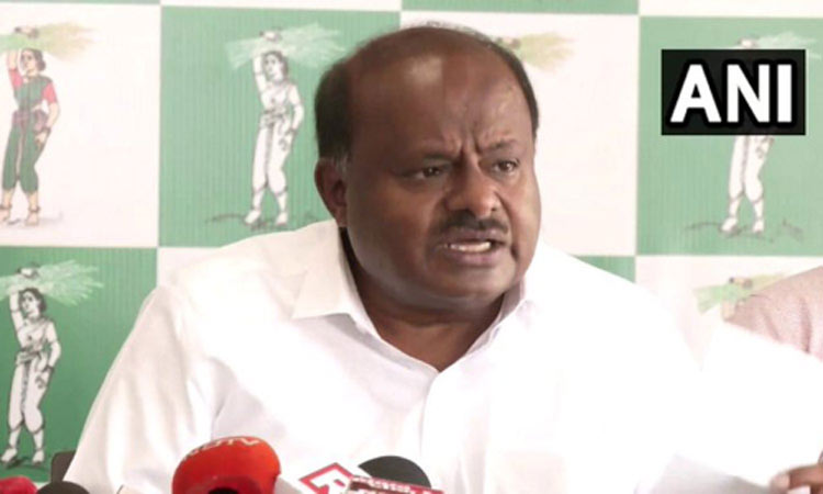 மாண்டியா தொகுதியில் முன்னாள் முதல்-மந்திரி குமாரசாமி வேட்புமனு தாக்கல்