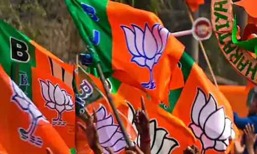 உத்தரபிரதேசத்தில் 3 பா.ஜனதா எம்.பி.க்களுக்கு சீட் மறுப்பு