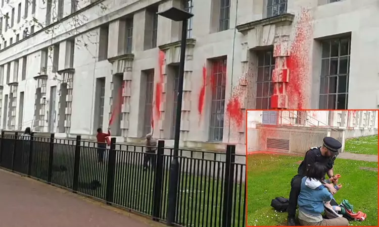 இஸ்ரேல் எதிர்ப்பு போராட்டம்.. இங்கிலாந்து ராணுவ அமைச்சக கட்டிடத்தில் சிவப்பு பெயிண்ட் தெளித்ததால் பரபரப்பு