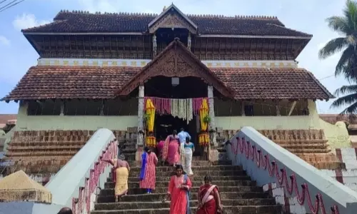 திருவட்டாறு ஆதிகேசவப்பெருமாள் கோவில் பங்குனித்திருவிழா நாளை கொடியேற்றத்துடன் ஆரம்பம் திருவட்டாறு ஆதிகேசவப்பெருமாள் கோவில் பங்குனித்திருவிழா நாளை கொடியேற்றத்துடன் ஆரம்பம்