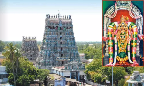 தோடு ஒளியால் தோன்றிய முழு நிலவு.. அன்னை அபிராமி அற்புதம் நிகழ்த்திய திருக்கடையூர் தலம்