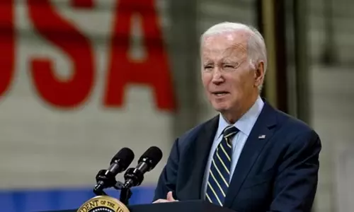 இஸ்ரேல் மீது ஈரான் டிரோன் தாக்குதல் : அமெரிக்க அதிபர் ஜோ பைடன் அவசர ஆலோசனை இஸ்ரேல் மீது ஈரான் டிரோன் தாக்குதல் : அமெரிக்க அதிபர் ஜோ பைடன் அவசர ஆலோசனை