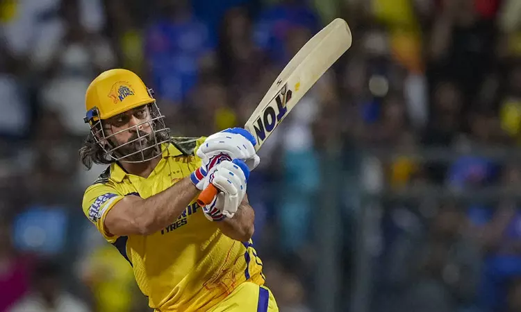 குட்டி ரசிகைக்கு எம்.எஸ். தோனி கொடுத்த அன்பு பரிசு...வான்கடேவில் நெகிழ்ச்சி குட்டி ரசிகைக்கு எம்.எஸ். தோனி கொடுத்த அன்பு பரிசு...வான்கடேவில் நெகிழ்ச்சி