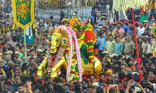 இன்று மதுரை புறப்படுகிறார் கள்ளழகர் - 480 மண்டகப்படிகளில் எழுந்தருளல் இன்று மதுரை புறப்படுகிறார் கள்ளழகர் - 480 மண்டகப்படிகளில் எழுந்தருளல்