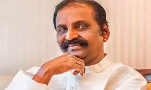 சுயம் என்று ஏதுமில்லை...எல்லாம் கூட்டியக்கம்... இசையமைப்பாளரை விமர்சிக்கும் வைரமுத்து?