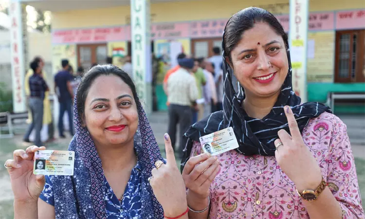 2-ம் கட்ட வாக்குப்பதிவு - 11 மணி நிலவரம்