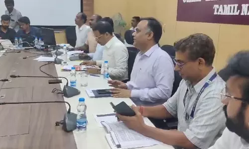 மாவட்ட தேர்தல் அதிகாரிகளுடன் சத்யபிரதா சாகு ஆலோசனை