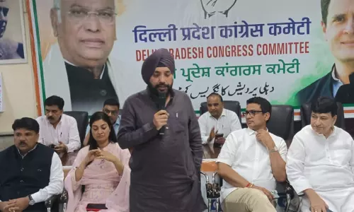 டெல்லி காங்கிரஸ் தலைவர் பொறுப்பில் இருந்து அர்விந்தர் சிங் லவ்லி ராஜினாமா டெல்லி காங்கிரஸ் தலைவர் பொறுப்பில் இருந்து அர்விந்தர் சிங் லவ்லி ராஜினாமா