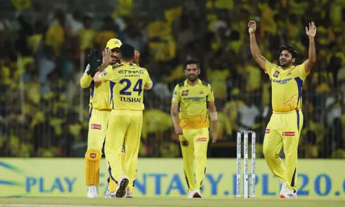 தேஷ்பாண்டே அசத்தல் பந்துவீச்சு...ஐதராபாத்தை வீழ்த்தி அபார வெற்றி பெற்ற சென்னை