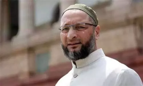 இந்தியாவின் மகள்களிடம் மோடி மன்னிப்பு கேட்க வேண்டும் - அசாருதீன் ஒவைசி இந்தியாவின் மகள்களிடம் மோடி மன்னிப்பு கேட்க வேண்டும் - அசாருதீன் ஒவைசி