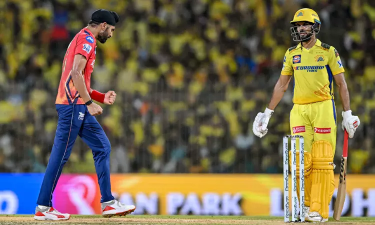 ஜாம்பவான்களுக்கு எதிராக பந்து வீசுவதை சாதாரணமாக உணர்கிறேன் - ஹர்ப்ரீத் பிரார்