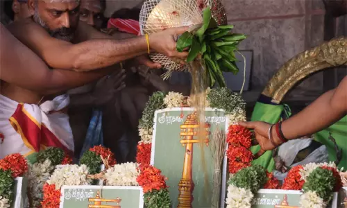 திருவானைக்காவல் கோவிலில்  ரூ. 1கோடியில் புதிய கொடிமரங்கள்