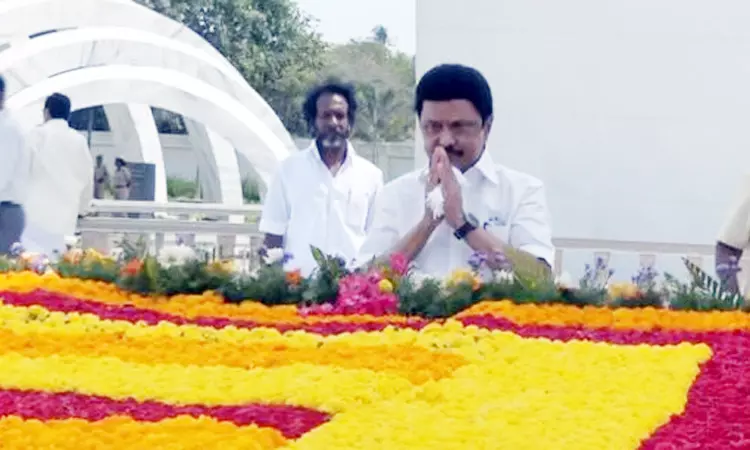 கருணாநிதி நினைவிடத்தில் முதல்-அமைச்சர் மு.க.ஸ்டாலின் மரியாதை