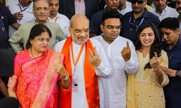 மத்திய உள்துறை மந்திரியும், பா.ஜ.க. மூத்த... ... நாடாளுமன்ற 3ம் கட்ட தேர்தல் - வாக்குப்பதிவு நிறைவு மத்திய உள்துறை மந்திரியும், பா.ஜ.க. மூத்த... ... நாடாளுமன்ற 3ம் கட்ட தேர்தல் - வாக்குப்பதிவு நிறைவு