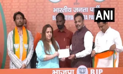 காங்கிரசில் இருந்து விலகிய ராதிகா கேரா பா.ஜ.க.வில் இணைந்தார்