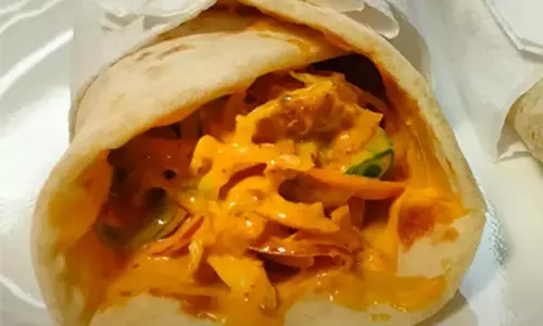 சிக்கன் ஷவர்மா சாப்பிட்ட இளைஞர் பலி - அதிர்ச்சி சம்பவம்