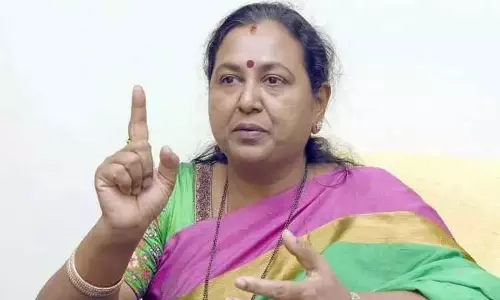 பதிவுத்துறையில் சேவைக் கட்டணம் உயர்வு -  பிரேமலதா விஜயகாந்த் கண்டனம்