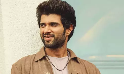 விஜய் தேவரகொண்டா பிறந்தநாளில் 2 புதிய படங்களின் போஸ்டர் வெளியீடு