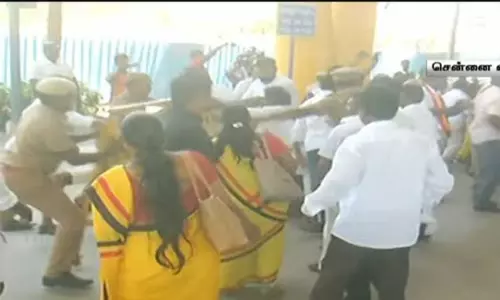 காவல்துறையினருடன் தே.மு.தி.க.வினர் வாக்குவாதம் - சென்னை விமான நிலையத்தில் பரபரப்பு