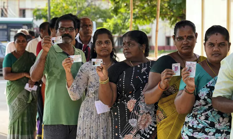 காலை 9 மணி நிலவரப்படி 10.35 சதவீத வாக்குகள் பதிவு காலை 9 மணி நிலவரப்படி 10.35 சதவீத வாக்குகள் பதிவு