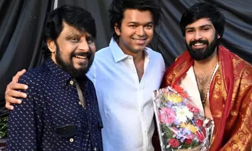 ஹீரோவாக அறிமுகமாகும் இயக்குநர் விக்ரமன் மகனை வாழ்த்திய விஜய்