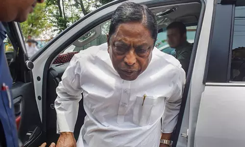 ரூ.32 கோடி சிக்கிய விவகாரம்: ஜார்கண்ட் மந்திரி அதிரடி கைது ரூ.32 கோடி சிக்கிய விவகாரம்: ஜார்கண்ட் மந்திரி அதிரடி கைது