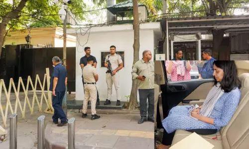 சுவாதி மாலிவால் தாக்கப்பட்ட சம்பவம்: அரவிந்த் கெஜ்ரிவால் வீட்டில் போலீசார் ஆய்வு