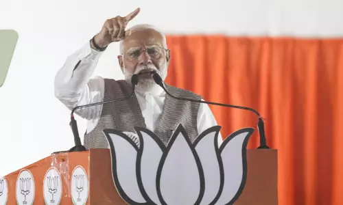 காங்கிரஸ் - ஆம் ஆத்மி சந்தர்ப்பவாத கூட்டணி; பிரதமர் மோடி தாக்கு காங்கிரஸ் - ஆம் ஆத்மி சந்தர்ப்பவாத கூட்டணி; பிரதமர் மோடி தாக்கு