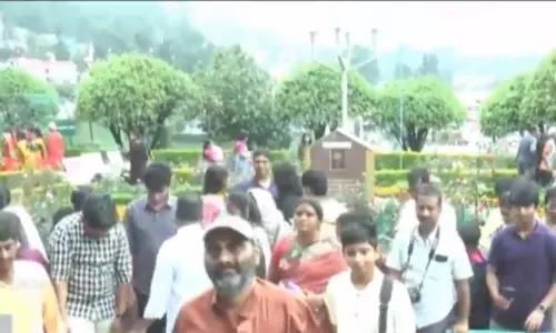 ஊட்டி ரோஜா கண்காட்சி மேலும் 3 நாட்களுக்கு நீட்டிப்பு