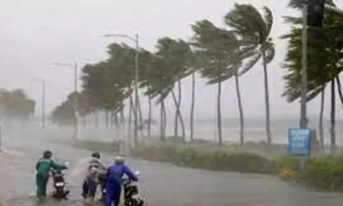 நாளை நள்ளிரவில் கரையைக் கடக்கும் ராமல்புயல்: இந்திய வானிலை ஆய்வு மையம் நாளை நள்ளிரவில் கரையைக் கடக்கும் ராமல்புயல்: இந்திய வானிலை ஆய்வு மையம்