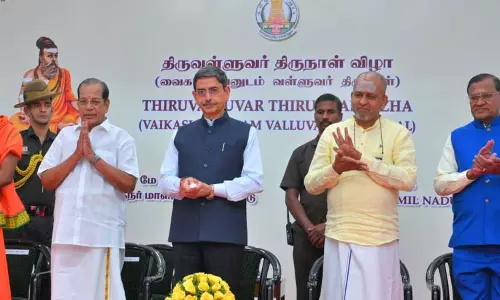 திருக்குறள் ஒரு தலைபட்சமாக மொழிபெயர்க்கப்பட்டு உள்ளது - கவர்னர் ஆர்.என்.ரவி பேச்சு திருக்குறள் ஒரு தலைபட்சமாக மொழிபெயர்க்கப்பட்டு உள்ளது - கவர்னர் ஆர்.என்.ரவி பேச்சு