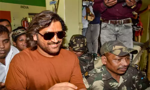 முன்னாள் இந்திய கிரிக்கெட் வீரர் எம்.எஸ். தோனி வாக்களித்தார்