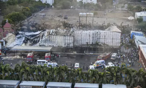 குஜராத்தில் விளையாட்டு திடலில் திடீர் தீ விபத்து; சிறுவர் சிறுமிகள் உள்பட 20 பேர் பலி