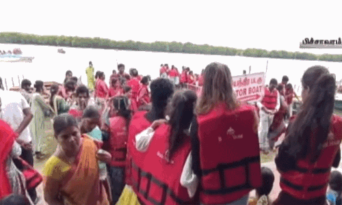 Crowds flock to at Pichavaram Tourist center