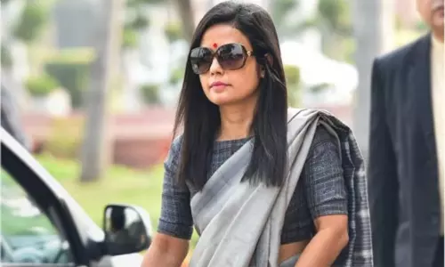 மேற்கு வங்காளம்: கிருஷ்ணா நகரில் மஹுவா மொய்த்ரா முன்னிலை மேற்கு வங்காளம்: கிருஷ்ணா நகரில் மஹுவா மொய்த்ரா முன்னிலை