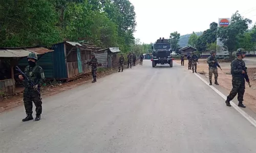 பாதுகாப்பு பணியில் ஈடுபட்டுள்ள  வீரர்கள் (கோப்பு படம்)