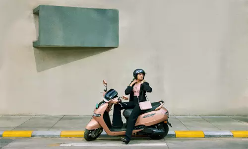 எங்கும் இல்லாத சலுகை ! 40 சதவீத கேஷ்பேக்குடன் டி.வி.எஸ். ஐ-கியூப்பை வாங்கி பயன் அடையுங்கள்...