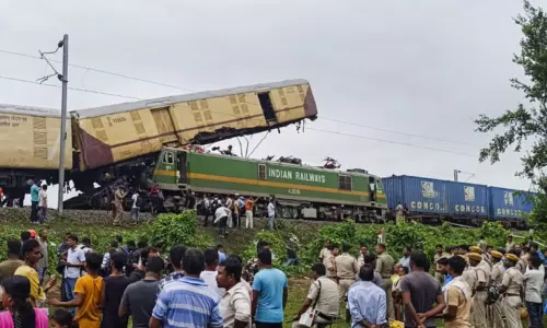 மேற்குவங்காள ரெயில் விபத்துக்கான காரணம் என்ன? - வெளியான அதிர்ச்சி தகவல்