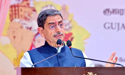 கள்ளச்சாராயம் குடித்து பல உயிர்கள் பலியானது அதிர்ச்சி அளிக்கிறது - கவர்னர் ஆர்.என்.ரவி கள்ளச்சாராயம் குடித்து பல உயிர்கள் பலியானது அதிர்ச்சி அளிக்கிறது - கவர்னர் ஆர்.என்.ரவி