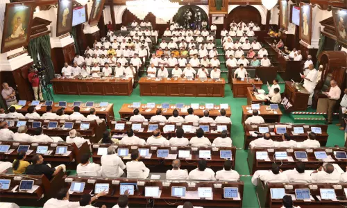 தமிழக சட்டசபை நாளை மீண்டும் கூடுகிறது